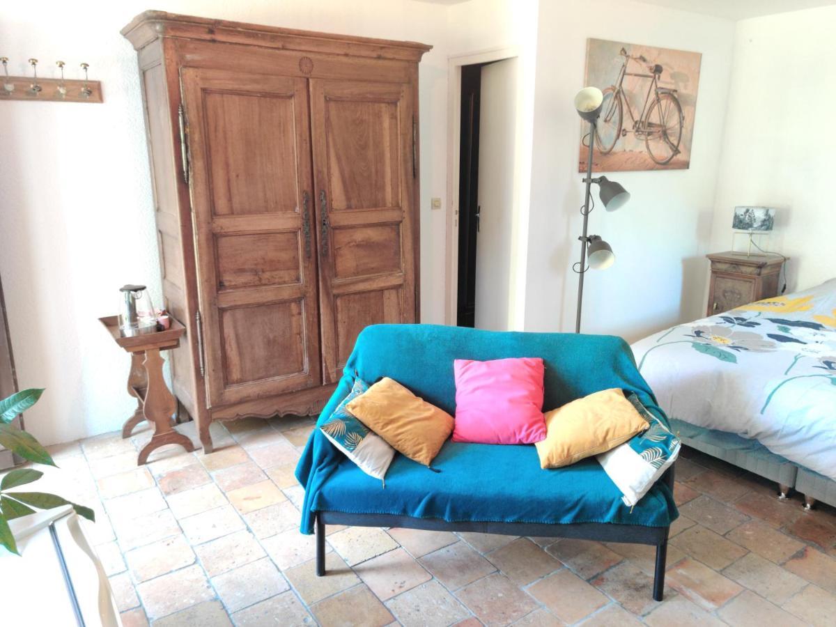 Chambre indépendante au calme avec parking privé Souvigny-de-Touraine Exterior foto
