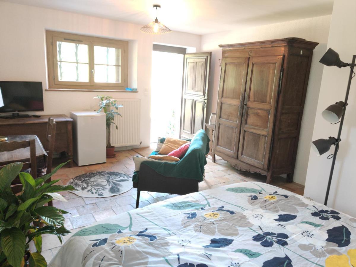 Chambre indépendante au calme avec parking privé Souvigny-de-Touraine Exterior foto